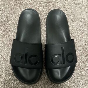 Alo Black Slides
